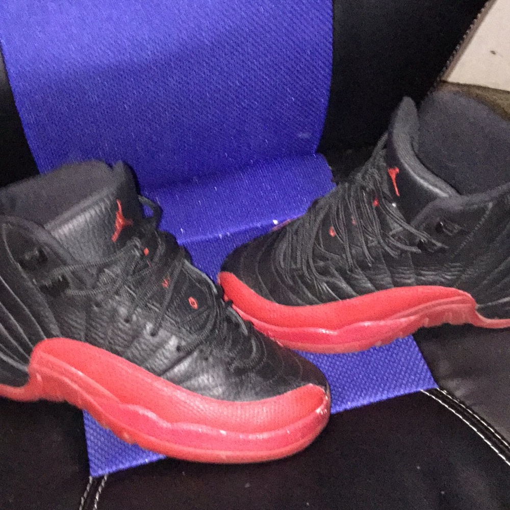 Jordan 12 size 6